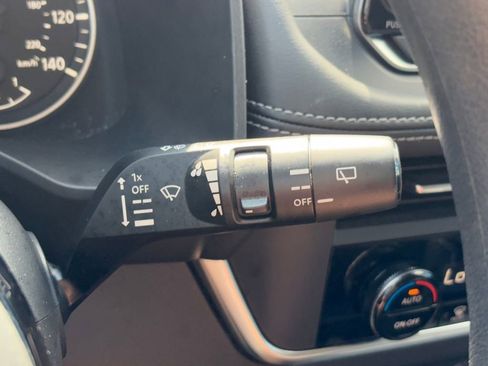 Used 2023 Nissan Rogue SV FWD image 16