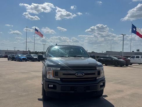 Used 2018 Ford F150 XLT w/ Equipment Group 302A Luxury AWD/4WD image 4