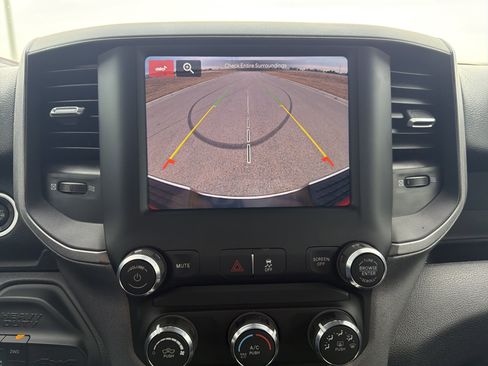 Used 2024 RAM 3500 Tradesman w/ Chrome Appearance Group image 16