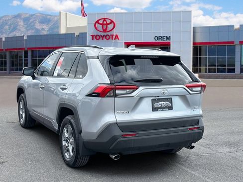 Used 2025 Toyota RAV4 XLE w/ Convenience Package image 5