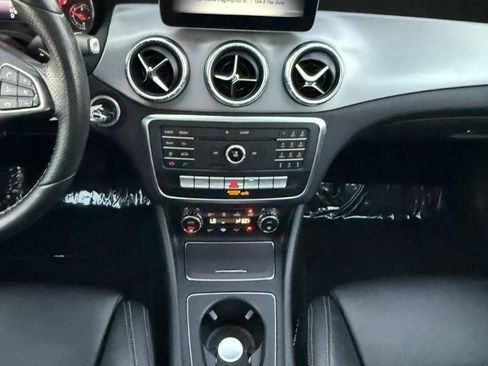 Used 2018 Mercedes-Benz CLA 250 image 39