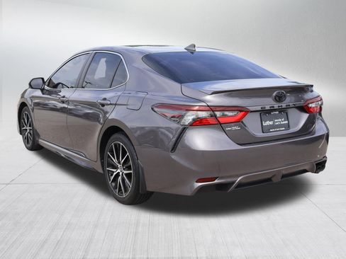 Used 2023 Toyota Camry SE FWD image 5