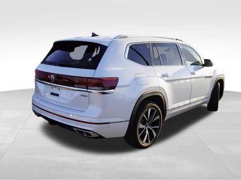 Used 2025 Volkswagen Atlas SEL Premium R-Line image 3