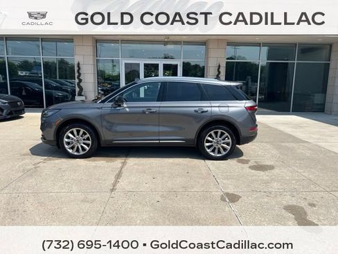 Used 2022 Lincoln Corsair AWD w/ Premium Package image 2