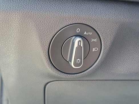 Used 2023 Volkswagen Jetta SE image 26