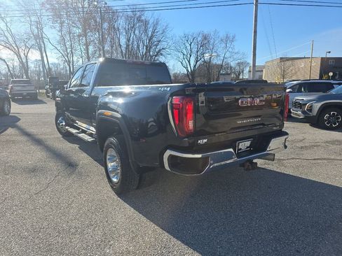 Used 2023 GMC Sierra 3500 SLT w/ SLT Convenience Package image 2