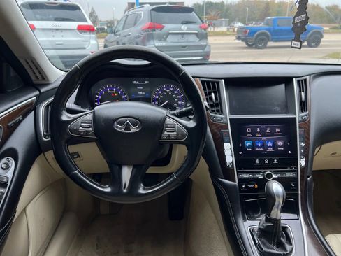 Used 2015 INFINITI Q50 Premium w/ Deluxe Touring Package image 17