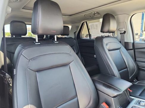 Certified 2023 Ford Explorer XLT w/ Equipment Group 202A AWD/4WD image 34