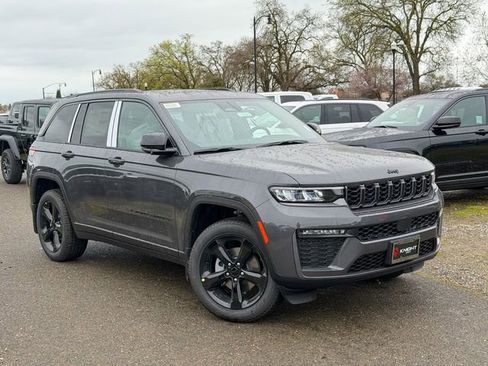 New 2026 Jeep Grand Cherokee Limited image 2