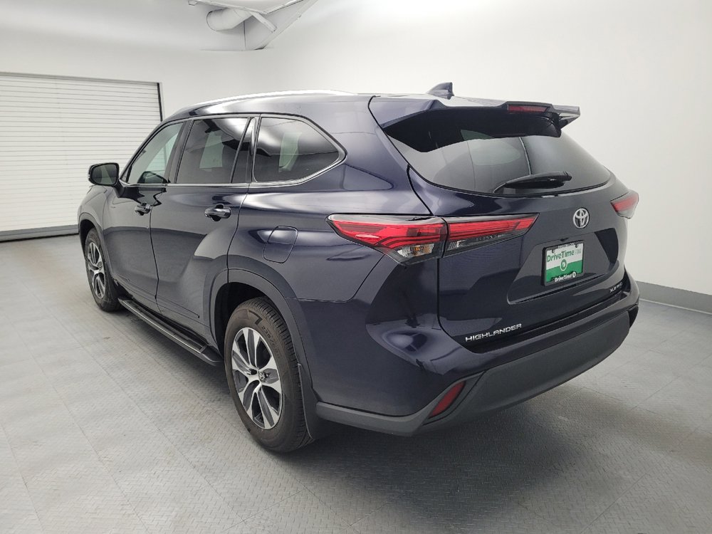 Used 2021 Toyota Highlander XLE AWD/4WD image 5