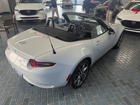 Used 2016 MAZDA MX-5 Miata Grand Touring image 11