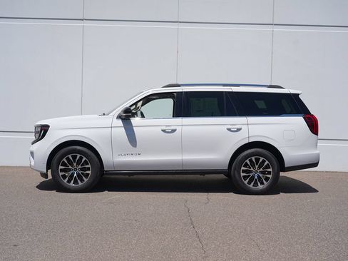 Used 2025 Ford Expedition Platinum AWD/4WD image 6