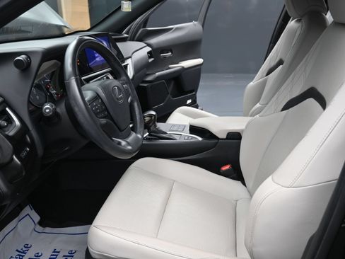 Used 2024 Lexus UX 250h FWD w/ Premium Package image 23