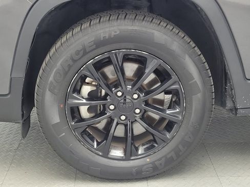 Used 2023 Jeep Cherokee Altitude Lux image 31