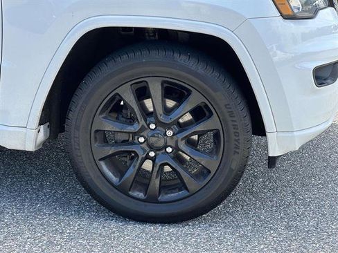 Used 2019 Jeep Grand Cherokee Altitude AWD/4WD image 7