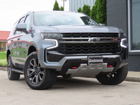 Used 2021 Chevrolet Tahoe Z71 w/ Luxury Package AWD/4WD image 1