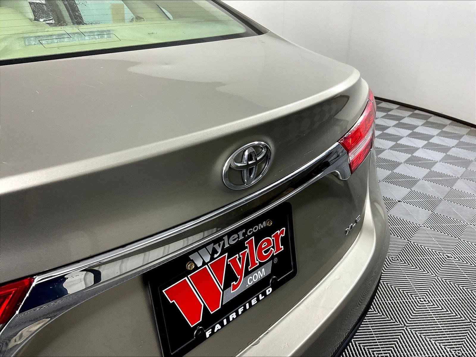 Used 2015 Toyota Avalon XLE FWD image 24