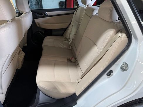 Used 2019 Subaru Outback 2.5i Premium AWD/4WD image 22