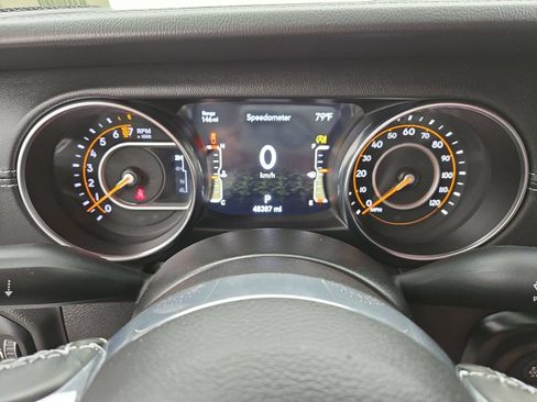 Used 2022 Jeep Gladiator Overland w/ Popular Equipment Package AWD/4WD image 15