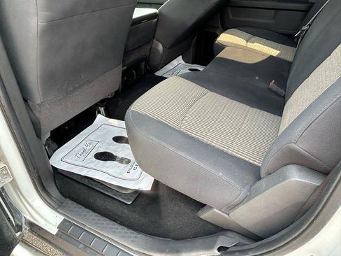 Used 2011 RAM 1500 ST w/ SXT Appearance Group AWD/4WD image 9