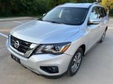 Used 2019 Nissan Pathfinder SV image 2