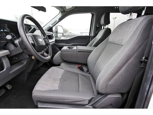 Used 2024 Ford F250 XLT w/ FX4 Off-Road Package image 6