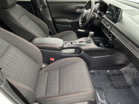 Certified 2026 Honda HR-V Sport image 9