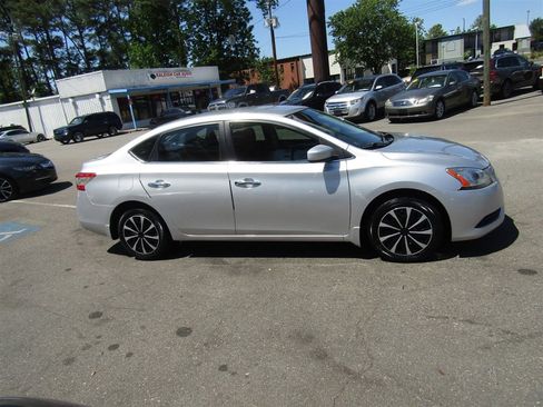 Used 2015 Nissan Sentra S FWD image 8