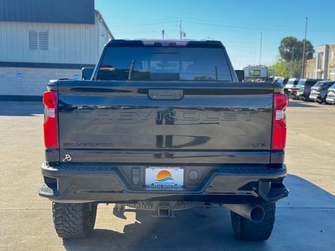 Used 2021 Chevrolet Silverado 3500 LTZ w/ LTZ Plus Package image 7