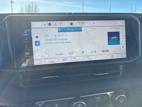 Used 2024 Jeep Gladiator Mojave w/ Safety Group image 27