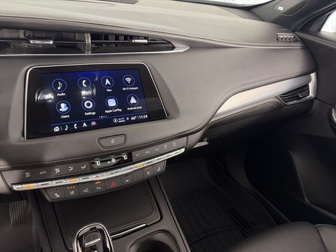Used 2022 Cadillac XT4 Premium Luxury w/ Technology Package AWD/4WD image 4