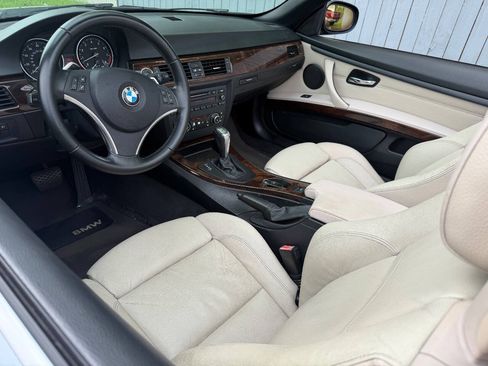 Used 2011 BMW 328i Convertible RWD image 5