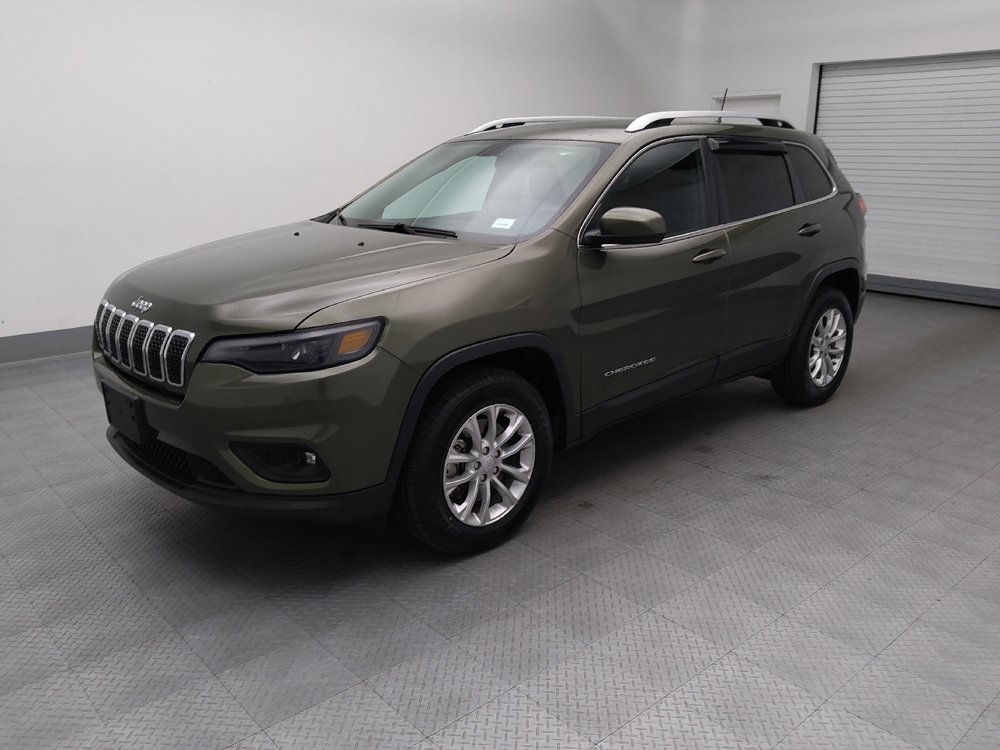 Used 2019 Jeep Cherokee Latitude w/ Cold Weather Group AWD/4WD image 2