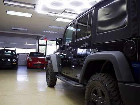 Used 2018 Jeep Wrangler Unlimited Sport w/ Connectivity Group image 18