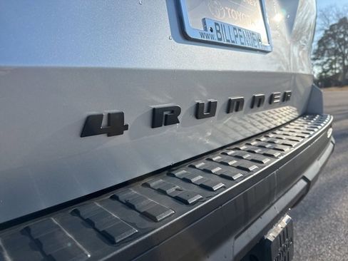 Used 2025 Toyota 4Runner SR5 image 21