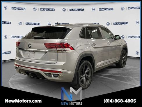Used 2021 Volkswagen Atlas Cross Sport SE w/ Panoramic Sunroof Package AWD/4WD image 5