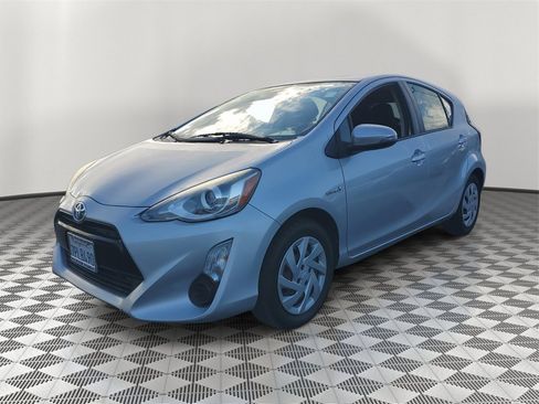 Used 2015 Toyota Prius C Four image 3