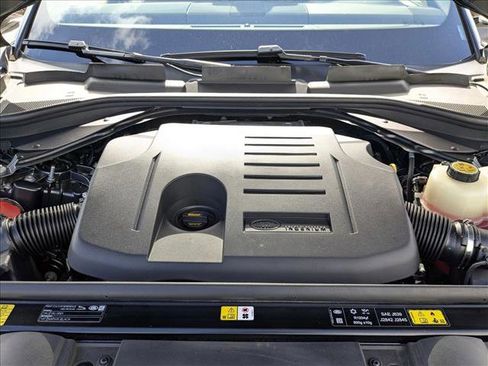 Used 2025 Land Rover Range Rover Sport SE image 25