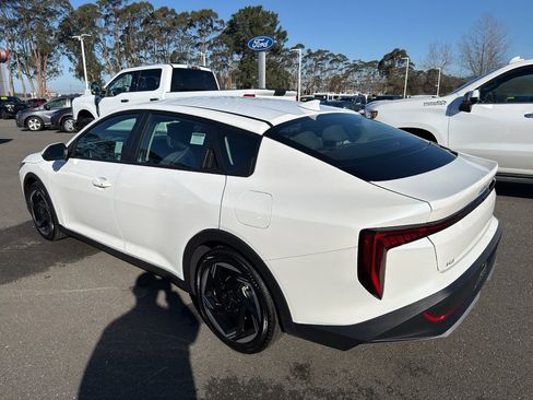 Used 2025 Kia K4 EX image 3