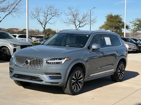 Certified 2023 Volvo XC90 T8 Plus image 2