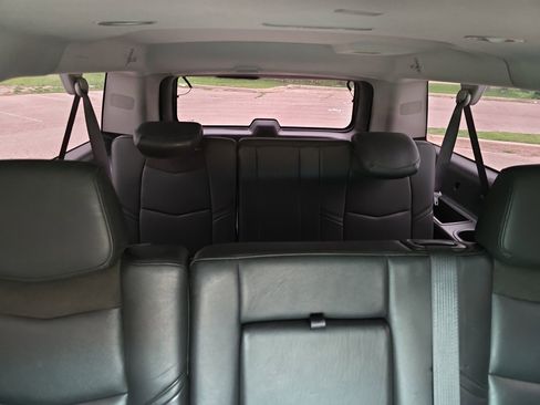 Used 2019 Cadillac Escalade ESV 2WD image 23