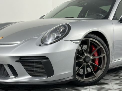 Used 2018 Porsche 911 GT3 w/ Sport Chrono Package RWD image 12