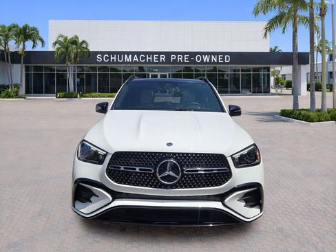 Used 2025 Mercedes-Benz GLE 450e 4MATIC image 2