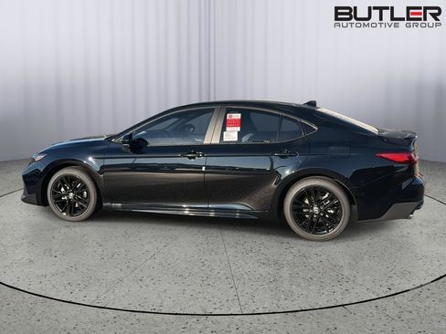 New 2026 Toyota Camry SE FWD image 3