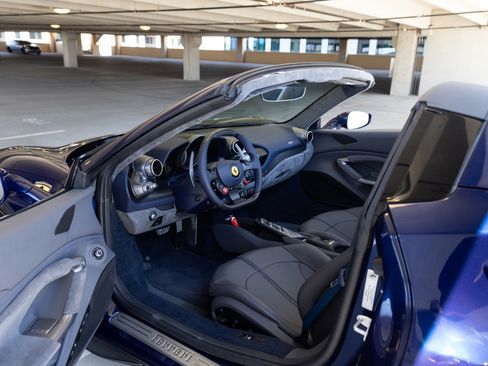 Used 2022 Ferrari F8 Tributo RWD image 45