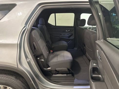 Used 2023 Chevrolet Traverse LT FWD image 14