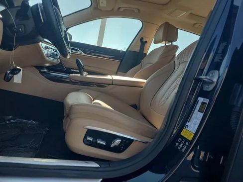 Used 2016 BMW 750i xDrive AWD/4WD image 8