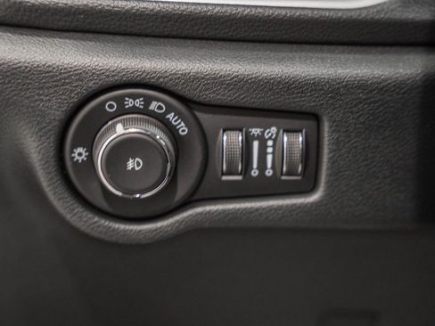 New 2026 Chrysler Pacifica Select image 28