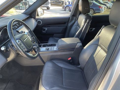 Used 2018 Land Rover Discovery SE image 20