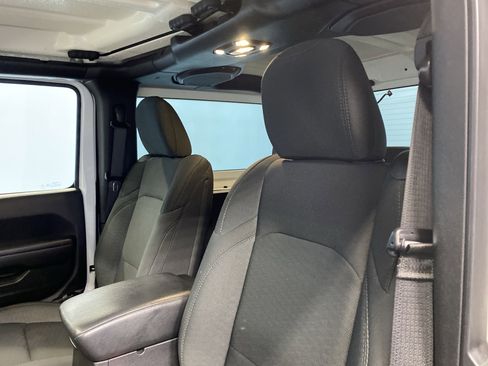Certified 2020 Jeep Wrangler Sport image 8